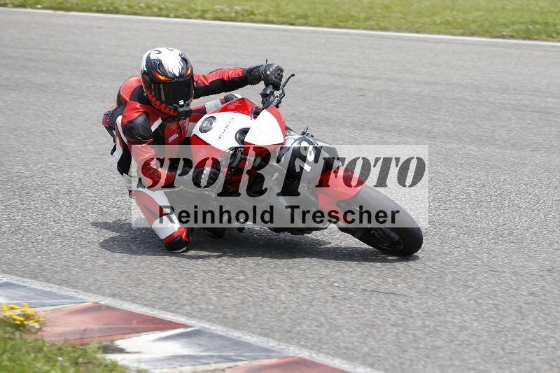 /Archiv-2024/29 12.06.2024 MOTO.CH Track Day ADR/Gruppe gelb/18